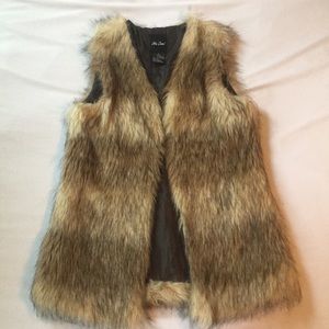 Me Jane Faux Fur Vest